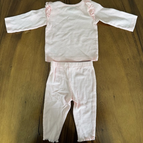 Carter’s Baby Girl Pink Waffle Fabric Outfit Long Sleeve and Pants Set 6M - Picture 4 of 5
